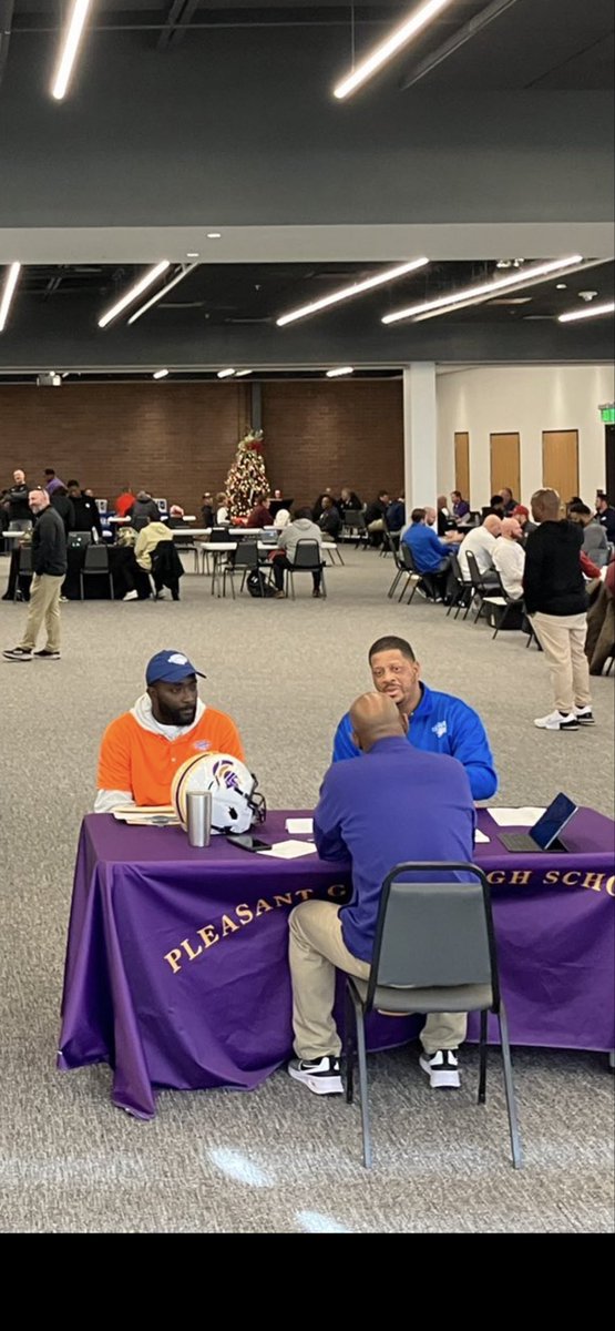 Coach Wayne Jones tweet media