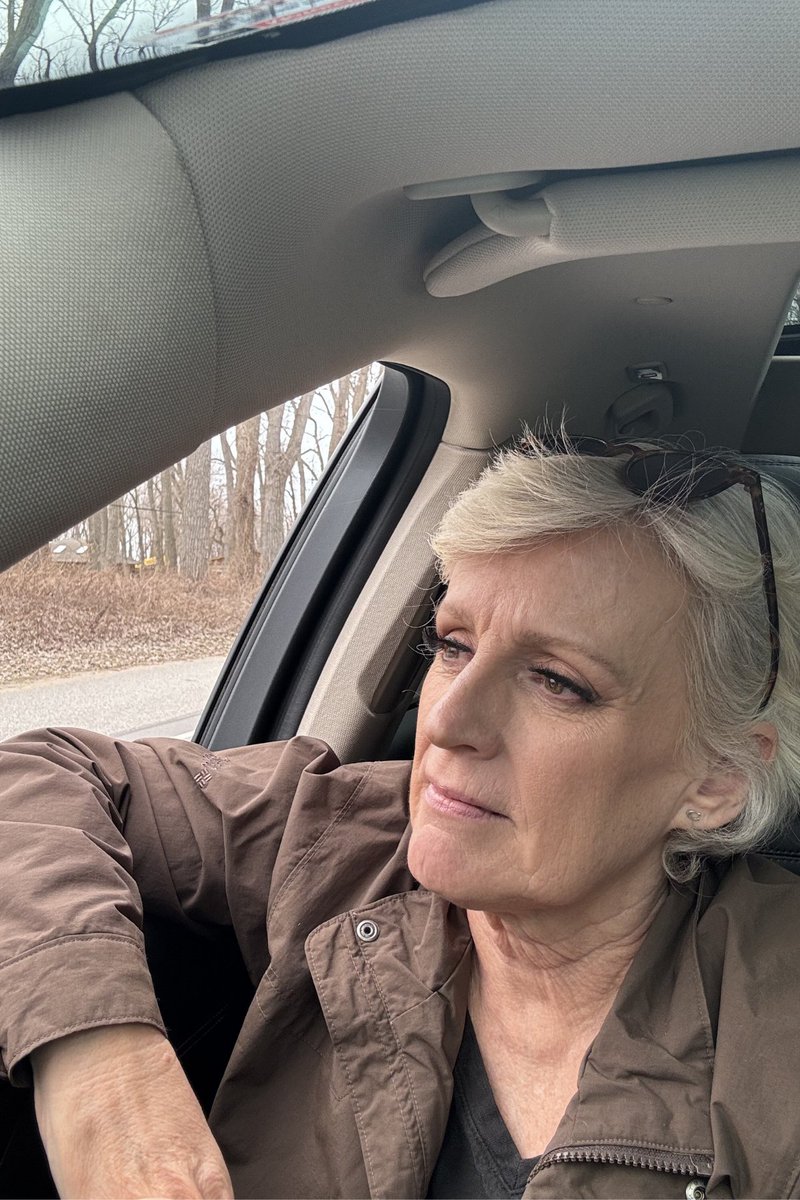 VideoByVeronica's tweet photo. Redefining myself at 58 was one of my hardest and most rewarding decisions.

I'm grateful for the freedom to travel, explore the globe, and work.

It's not "too late" to start afresh, despite popular belief. It's never too late to live life fully. ❤️ https://t.co/zeQH8y2zuN