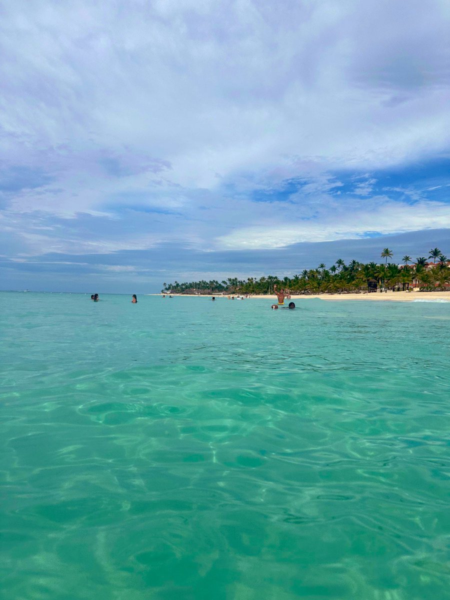 vmenditto's tweet photo. Esta humedad solo da más ganas de Caribe 😎

 👉🏼vuelos DIRECTOS a Punta Cana por 500 USD 🔥🇩🇴

✈️ Hay varias fechas para viajar ahora o en la 2da mitad del año: 

https://t.co/HhuYzNGHZr

Yo fui en mayo y así estaba el mar 😍 https://t.co/ReHeaPu3Vs