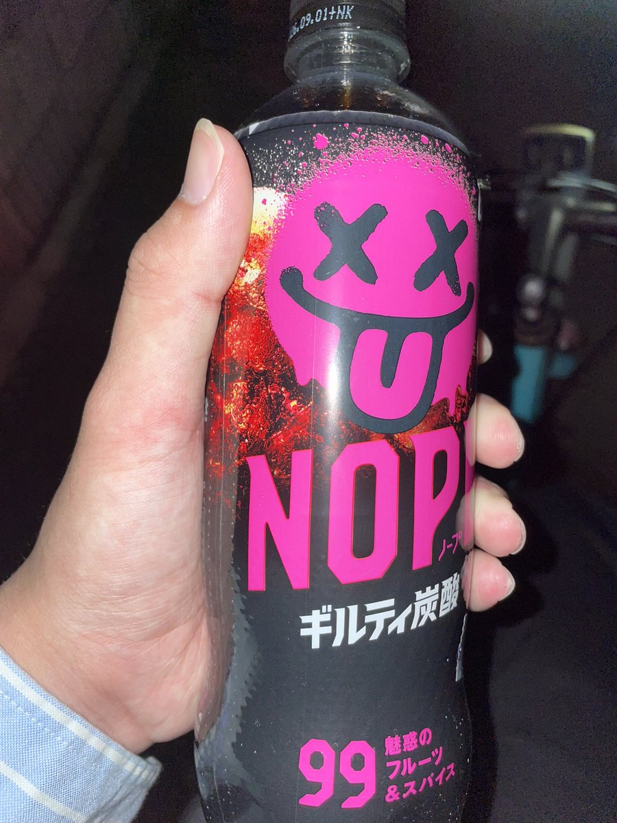 くろろ tweet media