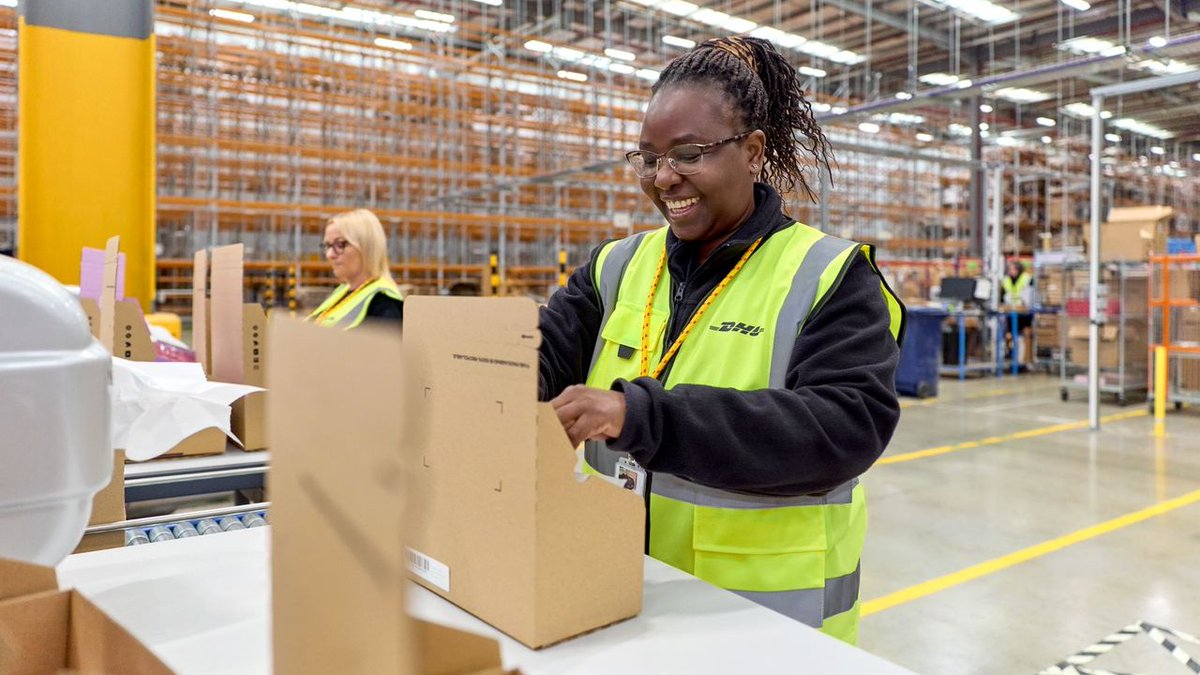 DHL U.S. tweet media