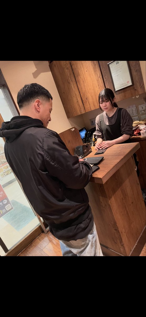 我がボスであり〜
アニキであり〜
たまーにお会計係してくれる
最強ボスお誕生日おめでとう🎉🎁

いつも私の大好きな楽しい場所を
作ってくれてありがとう😭🙏💓

これからもよろしくねーっと
健康に良くないからあんま怒んないでね♡笑

いつもこれからもお世話になりまっす！

いつもありがと🥹