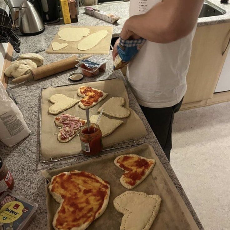 saturn & swoosh tweet media