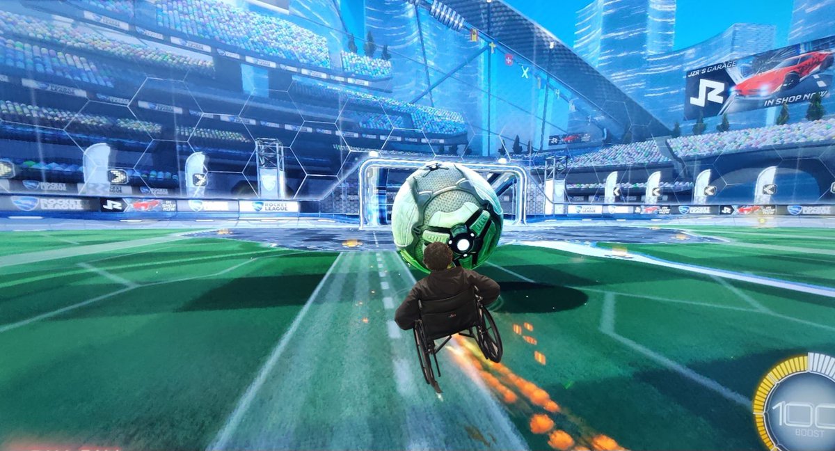 Fenix Cosplay tweet media