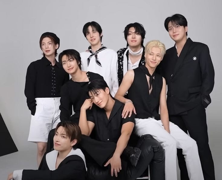 thank you for the wonderful 2 years 🖤

i’ve truly poured my heart, soul, time and mind into this account trying to share my knowledge and passion so i’ll try my best to come back with even more dedication and better fashionteez content