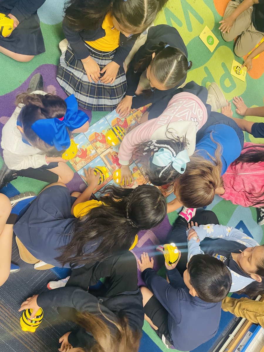 LibrarianLynn tweet media