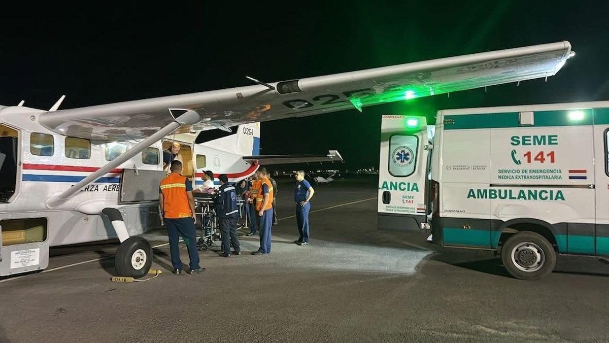 🚨NOTICIAS QUE JAMÁS TE VAN A CONTAR LOS MEDIOS 

🇵🇾 ✈️ EL GOBIERNO PARAGUAYO REALIZA TRASLADO AÉREO DE URGENCIA A UNA PACIENTE PEDIÁTRICA 

Se trata de una niña de 2 años quien fue trasladada de urgencia al Hospital del Trauma, en la ciudad de Asunción, tras presentar un cuadro