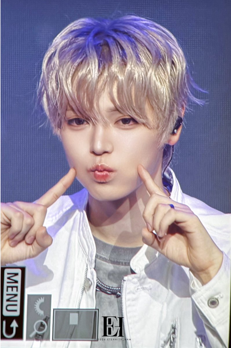 𝘌.𝘏 tweet media