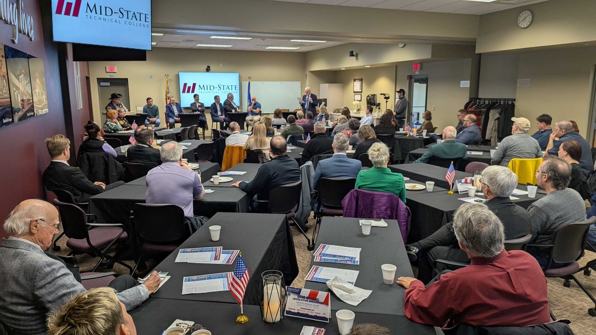 Rep_Jacobson's tweet photo. Last Friday, I had the pleasure of attending the Spring Legislative Breakfast hosted by the Heart of Wisconsin Chamber of Commerce!

Thank you to everyone who came out to discuss how we can keep Central Wisconsin moving forward! https://t.co/0HzGrYBvn1