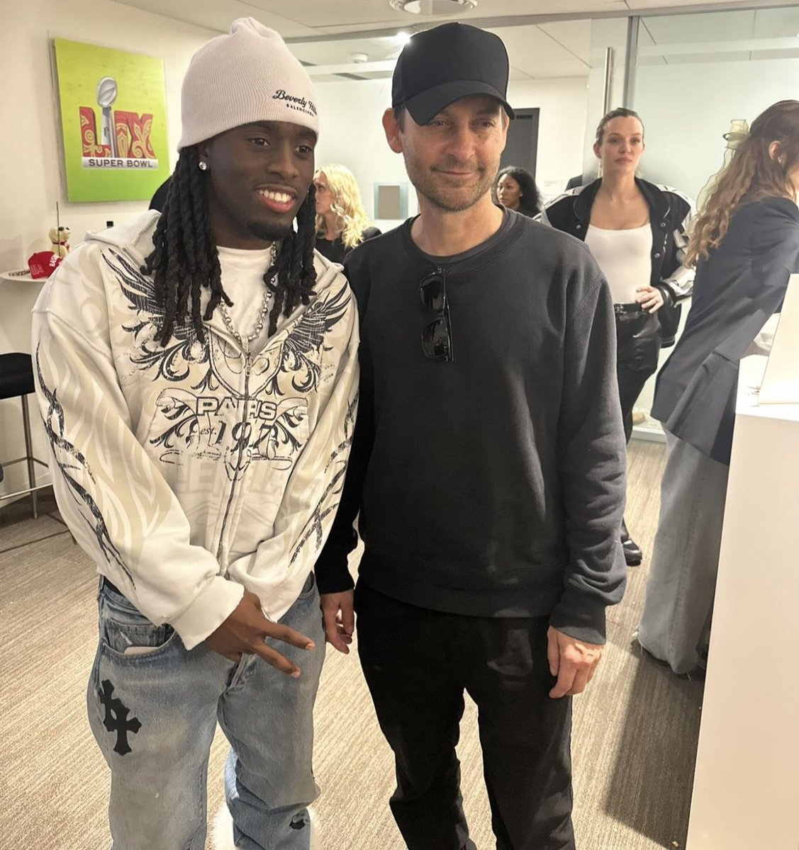 Champagne 𓅓 tweet media