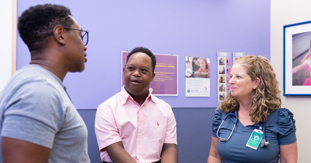 GDSFoundation's tweet image. 🩺💙 Happy #NationalDoctorsDay! Grateful for the incredible doctors helping individuals with #DownSyndrome thrive every day 🙌 HUGE thanks to our affiliates @ChildrensColo &amp;amp; @DenverHealthMed 🔗 Looking for expert care? Find a Down syndrome clinic near you:
bit.ly/46Igi71