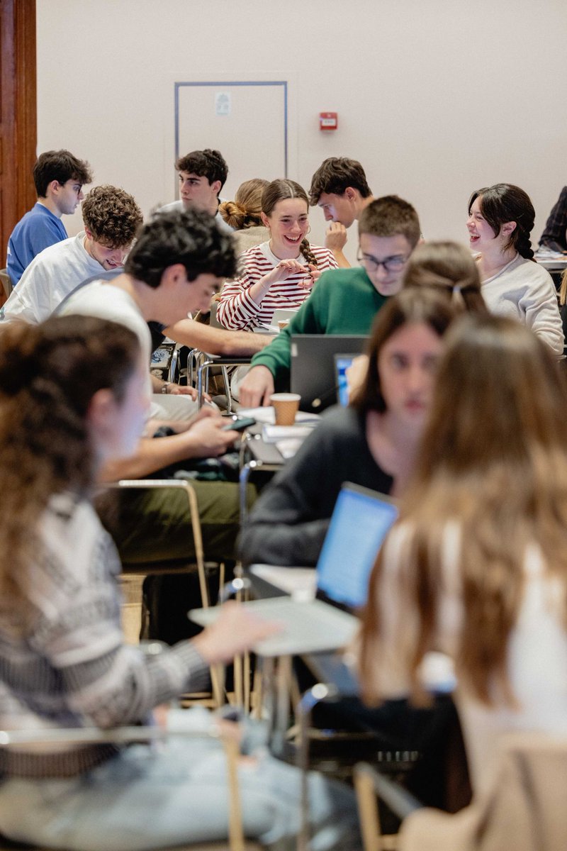 Deusto Business School tweet media