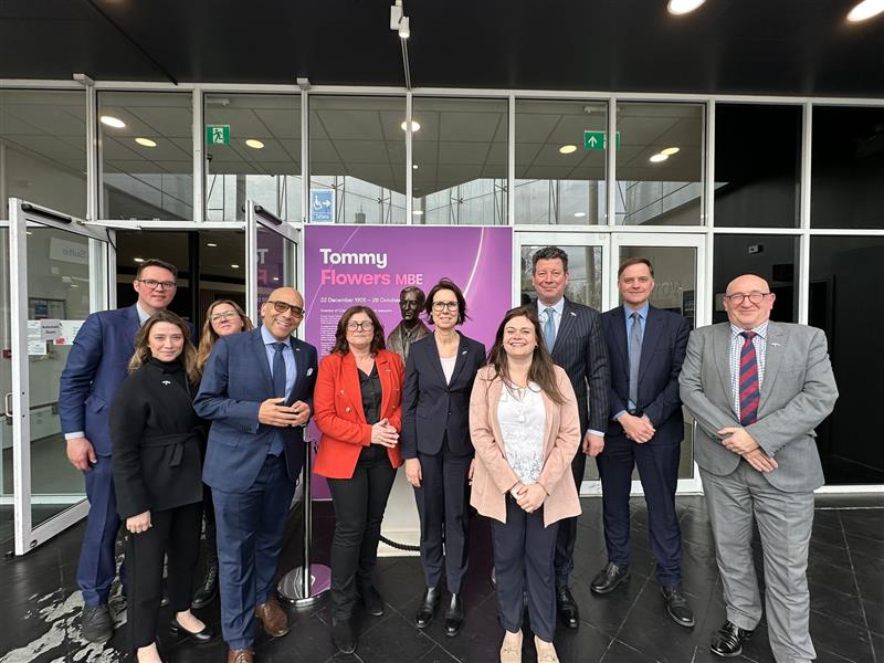 MRIF_Quebec's tweet photo. ✈️🌍 Retour sur une mission à Londres et Dublin : le Québec renforce ses partenariats stratégiques dans des secteurs clés comme l’énergie, l’innovation et la sécurité. 🙌 Merci à @QuebecUK et @InvestQuebec!  Plus d'info ➡️ https://t.co/QkJMmg07ZN https://t.co/6V0CobZgTu