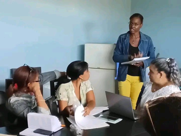 Maybel2101's tweet photo. 🤝 En la mañana de #Hoy se sostuvo un productivo encuentro entre el Departamento de Comunicación Institucional de la #ULTCuba y el Consejo de Dirección de la Facultad de Ciencias Sociales y Humanísticas 📚🧠, en el que se abordó sobre la imagen corporativa de la Universidad https://t.co/GoJHgNio1w