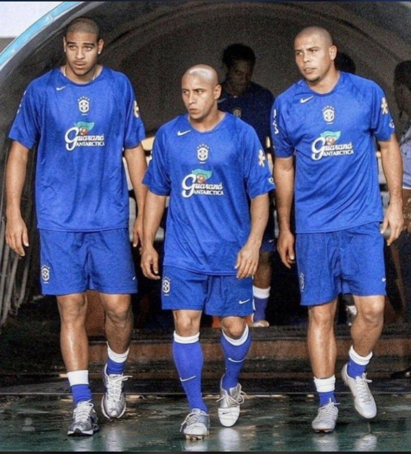 ✞Vηєησ tweet media