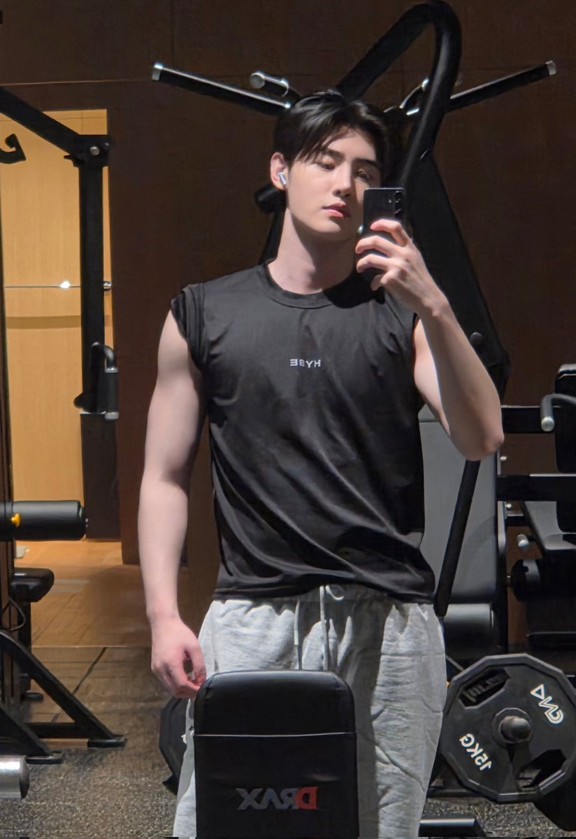 mimi chaconne sevEN-🍦 tweet media