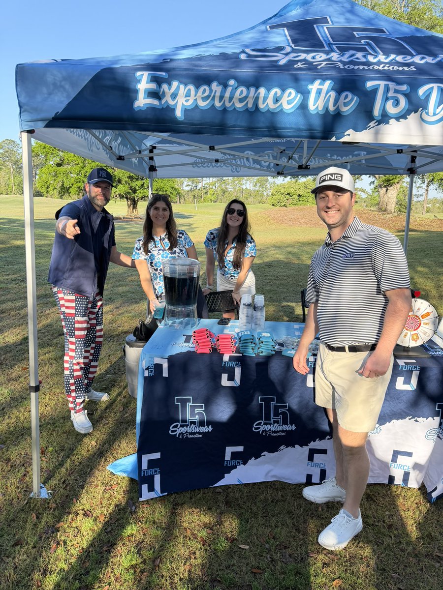 T5Sportswear's tweet photo. Fore a great cause ⛳️ 
Loved supporting @unfospreys at the UNF Golf Classic!
💙🐦#SWOOP https://t.co/NYt6tEZduF