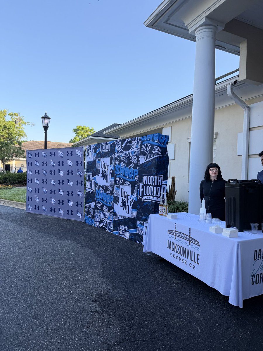 T5Sportswear's tweet photo. Fore a great cause ⛳️ 
Loved supporting @unfospreys at the UNF Golf Classic!
💙🐦#SWOOP https://t.co/NYt6tEZduF