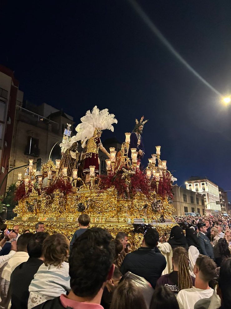 SantaSevilla tweet media