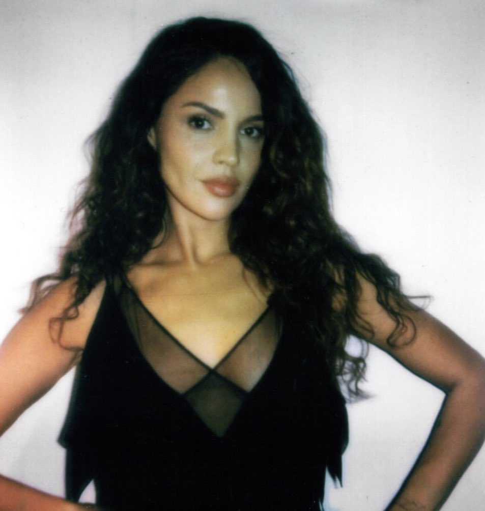 Eiza González stuns in newly photo. 📷