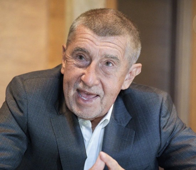 Otto von Ufon tweet media