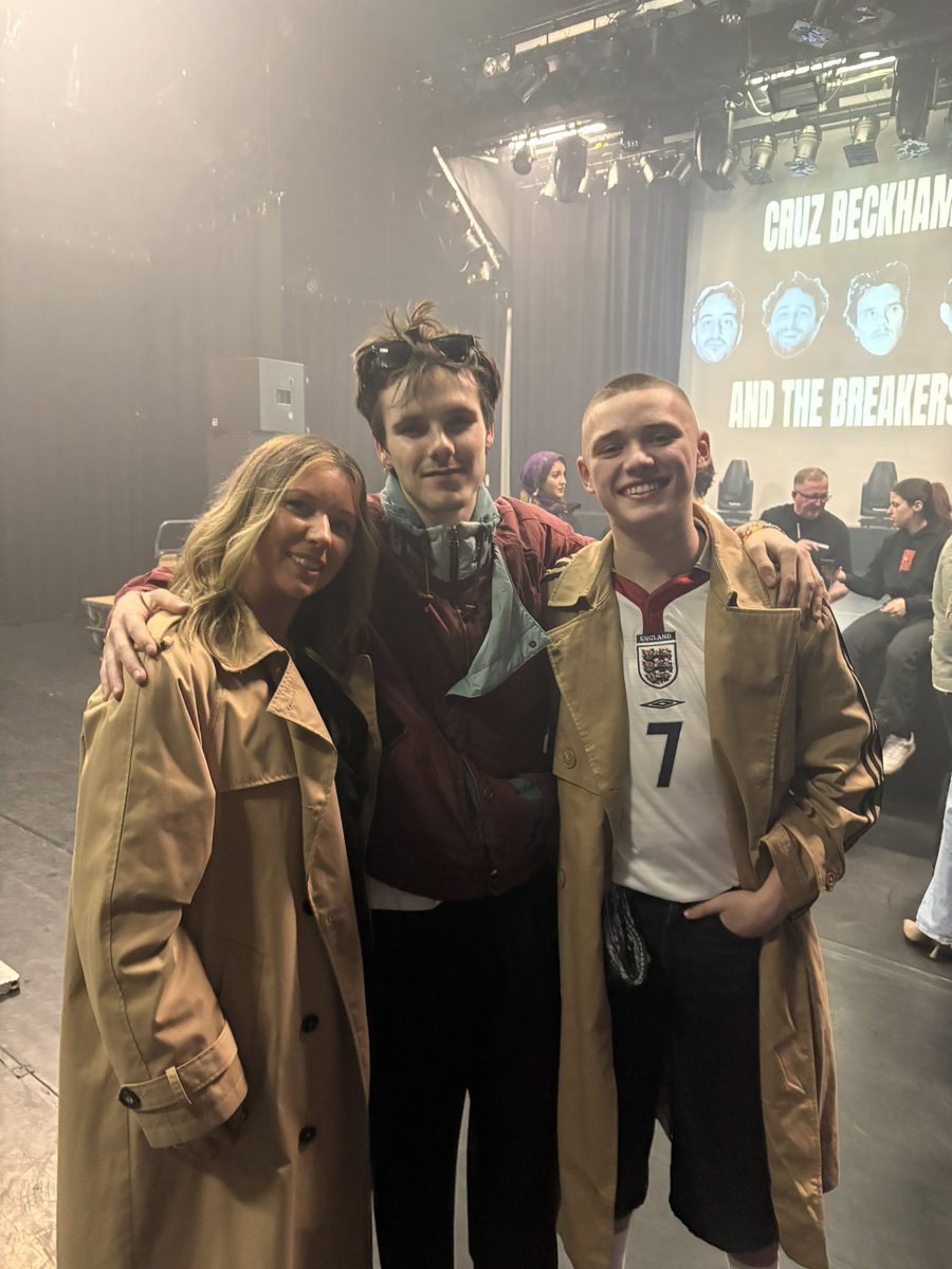 JamesMozza83's tweet photo. Huge respect too, such a talented and grounded young man. Big things ahead 👏
What a tour @CruzBeckham #special #livemusic https://t.co/pkqeUZNr9n