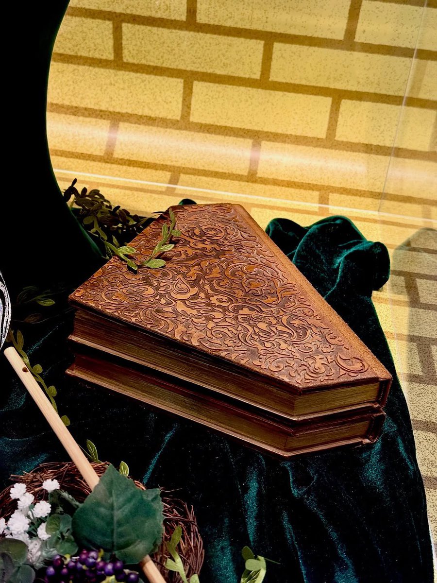 Megnika Mattels™ tweet media