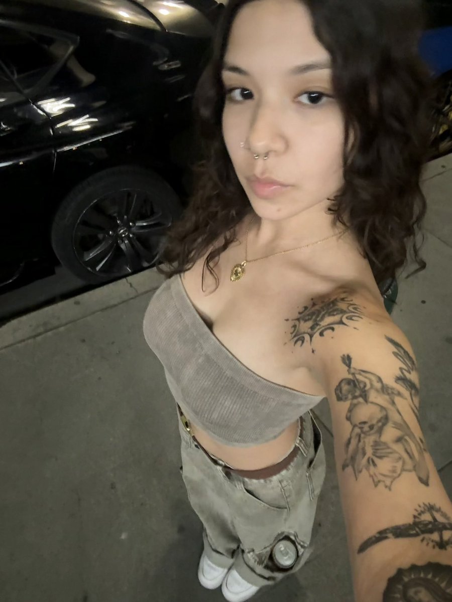 𓆩𝔱𓆪 tweet media