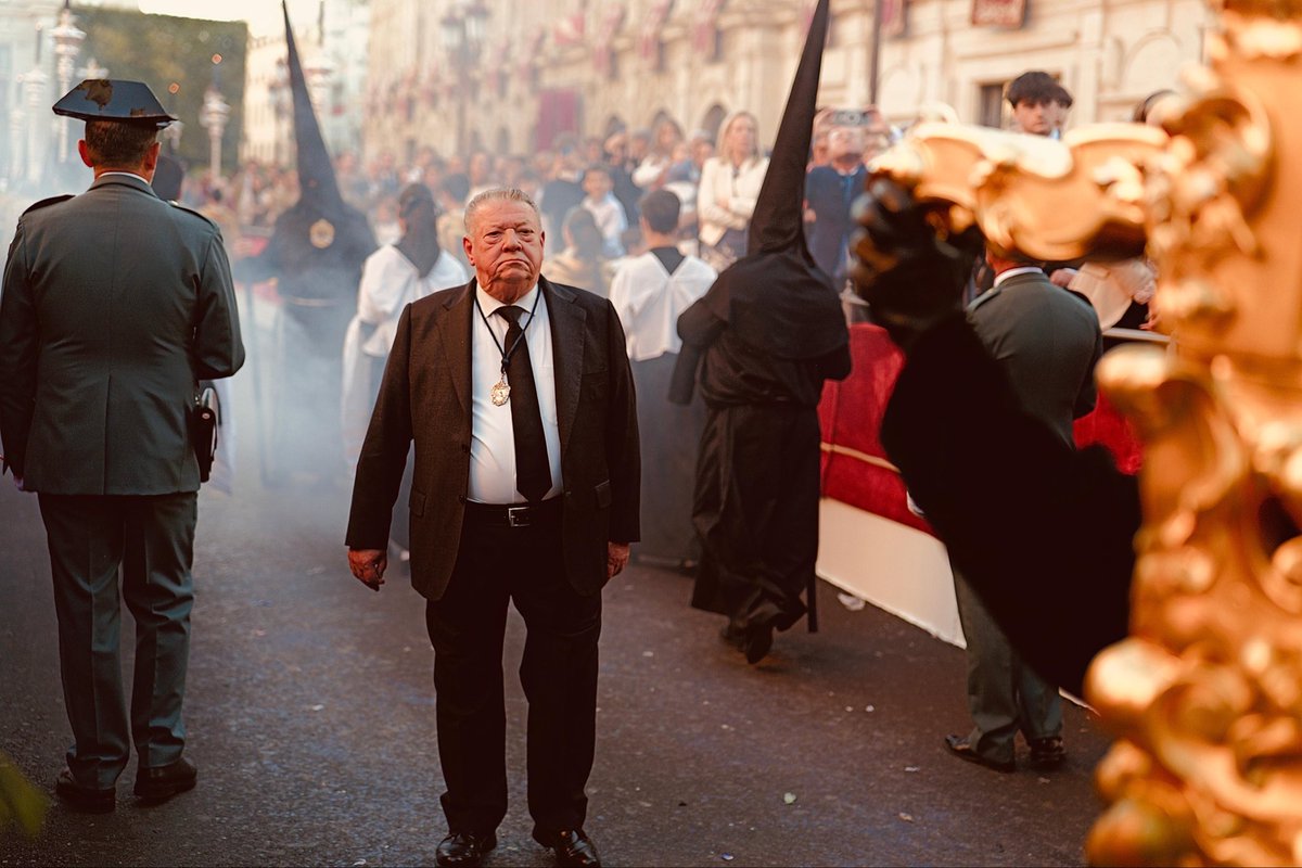 elllamadorcsr's tweet photo. Anverso y reverso. Manuel Villanueva y el misterio de la @hdadsantamarta 
📷 Jaime Collado @colladoagui https://t.co/maOoVIplYR