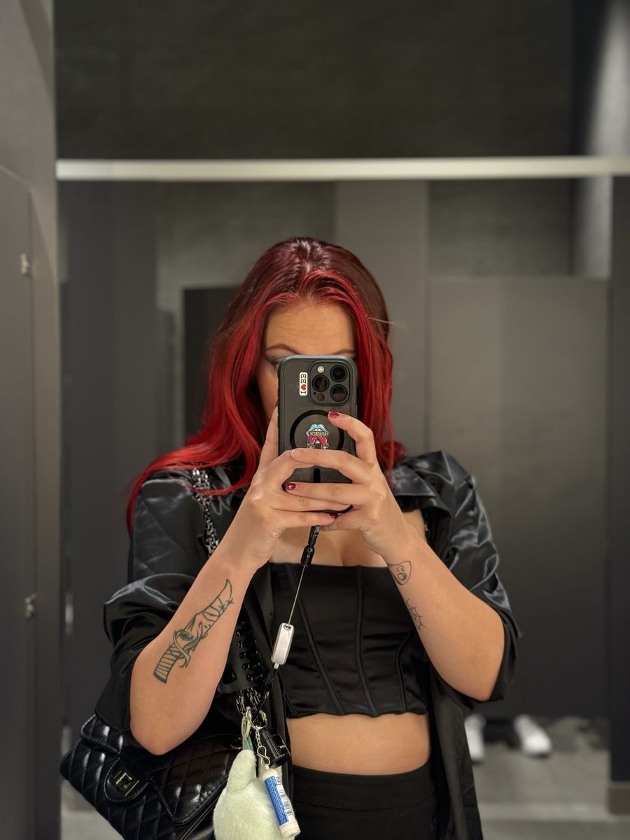 DominaMara13's tweet photo. Coming back this week, come say hi ❤️ https://t.co/4UBYpOhtaN