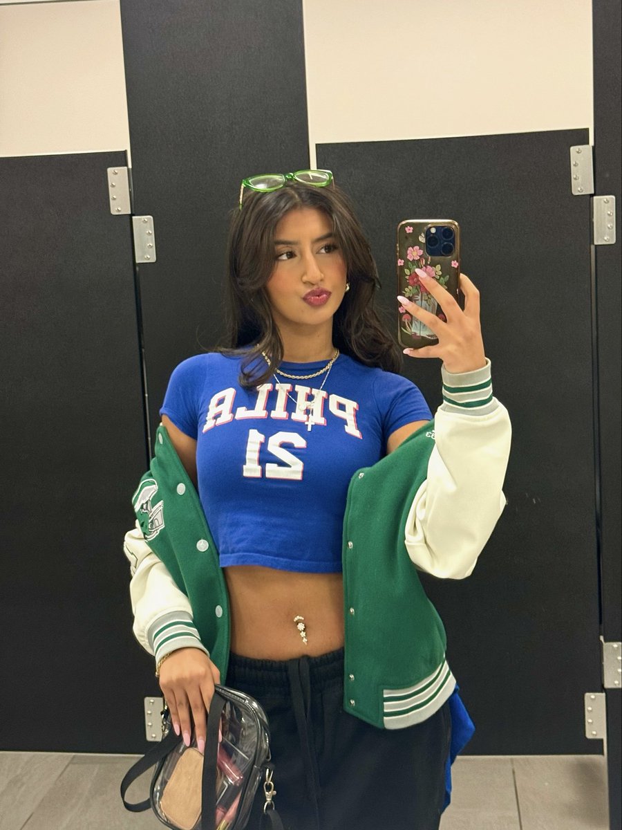 Shriya Saini tweet media