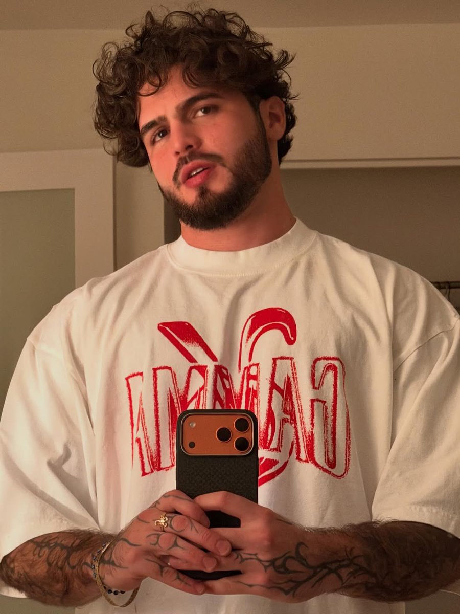 Pllazer ⋆ tweet media