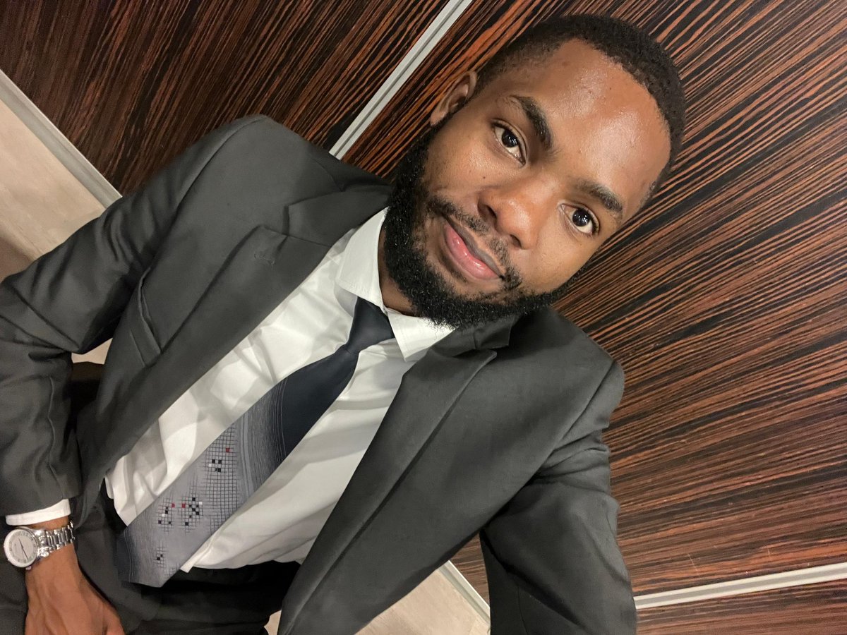 MrValiant 🇿🇲 tweet media