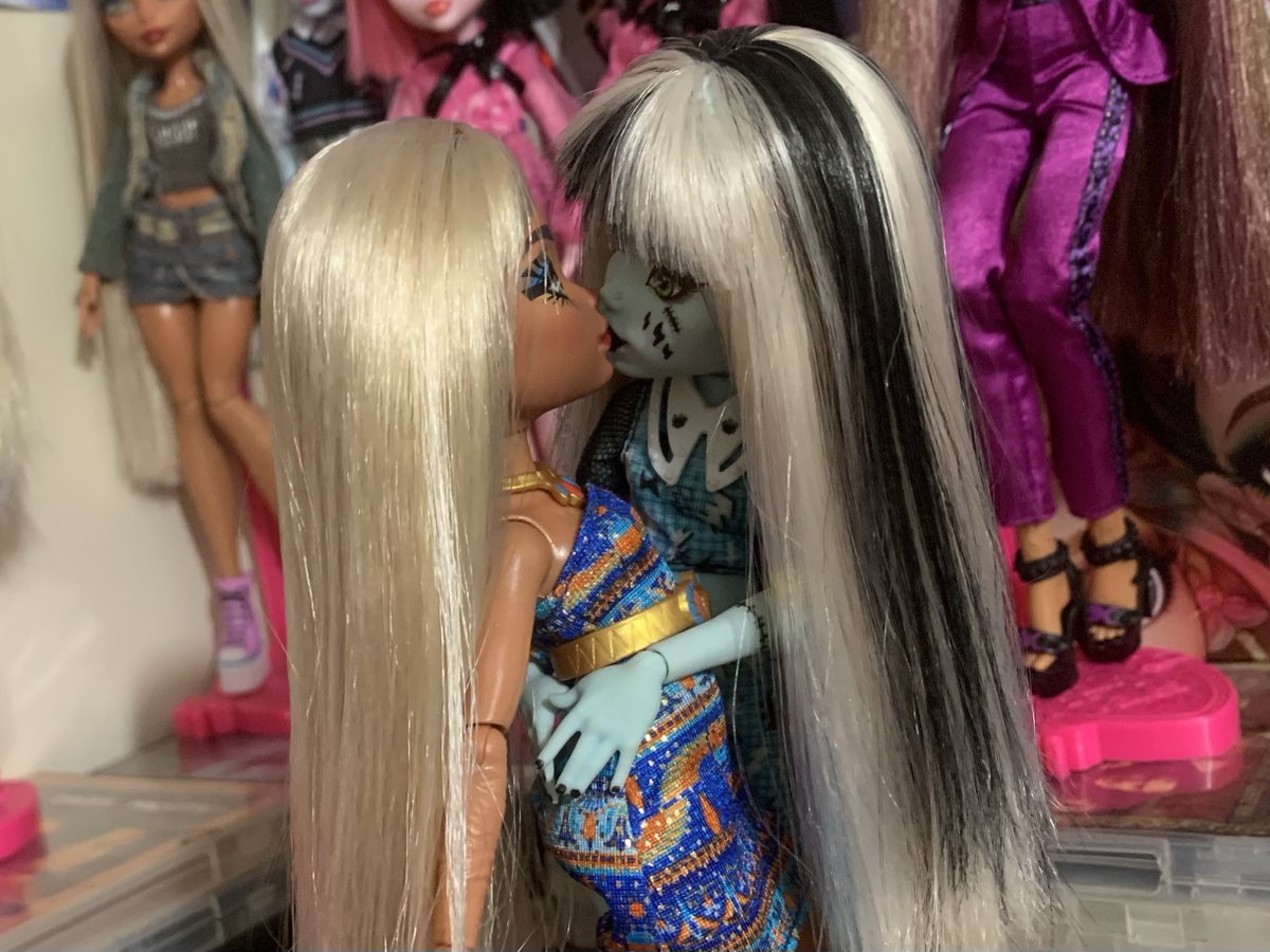 KrolsCircus's tweet image. #takemeback