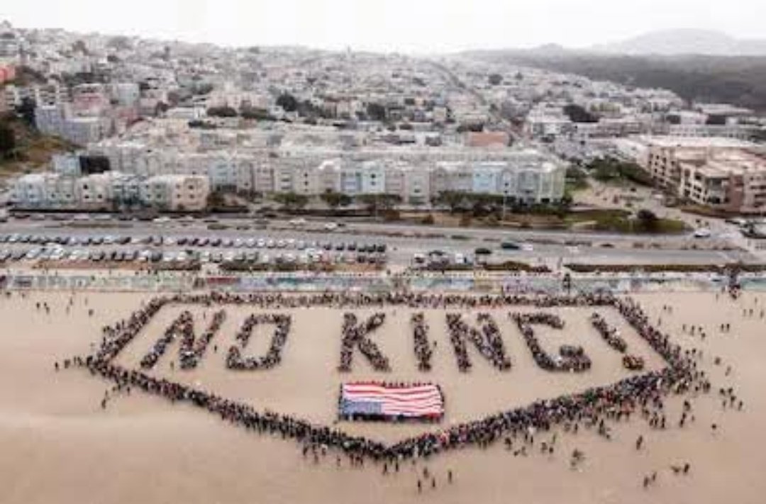 Trump no es solo una amenaza para el 🌎, sino también para su pais. Buena parte de su pueblo lo rechaza.👇

‼️‼️Su actitud autoritaria, fascista, pedófila y genocida, causa repudio mundial‼️‼️

#NoKings
#DefendiendoCuba🇨🇺💪❤️