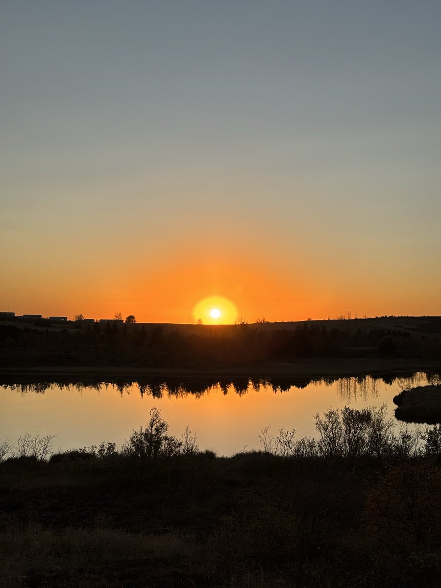 Dakotamommi's tweet photo. #sunset #nature https://t.co/s4uAv4O7My