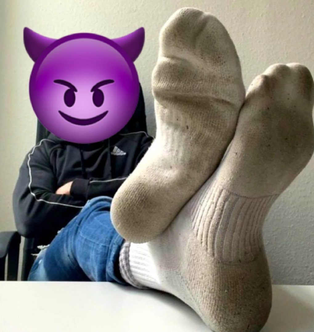 SE LDN 🦶🏼 🧦 👟 🍑 🍆 💦 tweet media