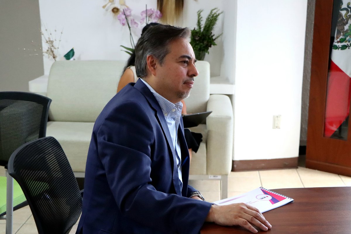 INE_Oaxaca's tweet photo. Este día, Vocales de la Junta Local Ejecutiva del @INE_Oaxaca, sostuvieron una reunión con la titular de la Secretaría de Educación Pública de Oaxaca, con el objetivo de trabajar de manera conjunta para la promoción de la cultura cívica-democrática con niñas, niños y adolescentes https://t.co/8hTAlom3wT
