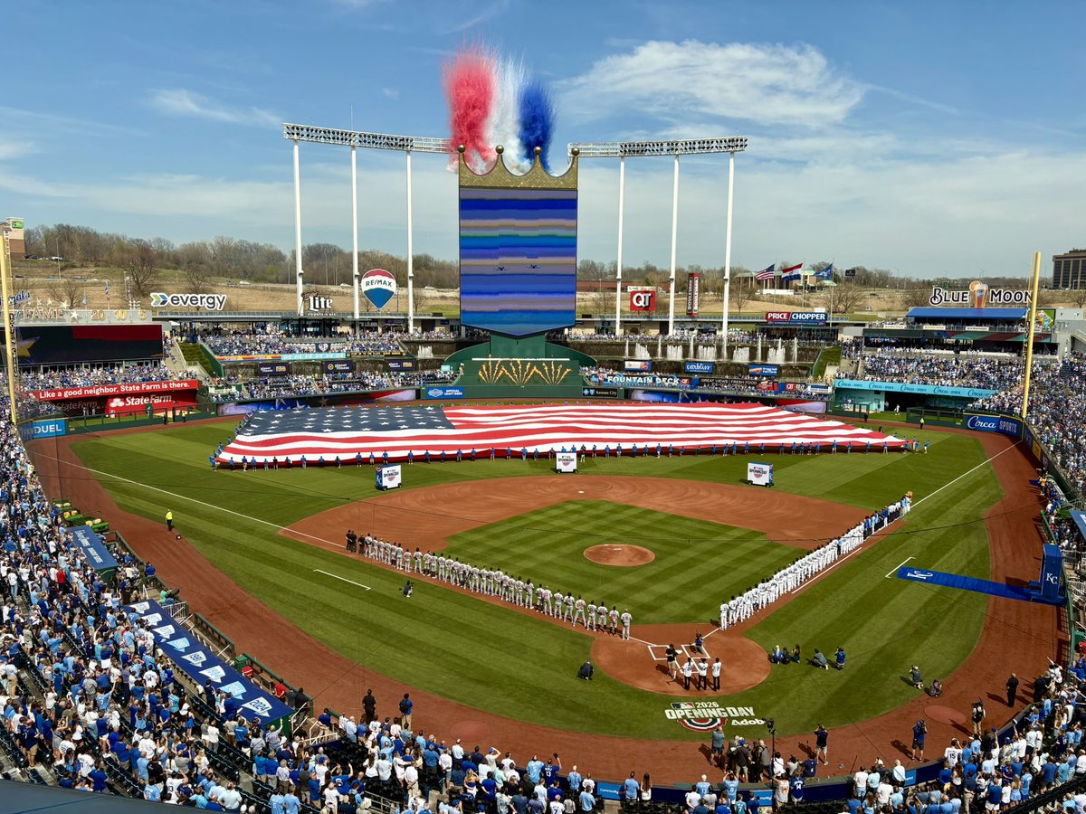 RobCollinsTV's tweet image. Opening Day at the K! 
#LFG #FountainsUp