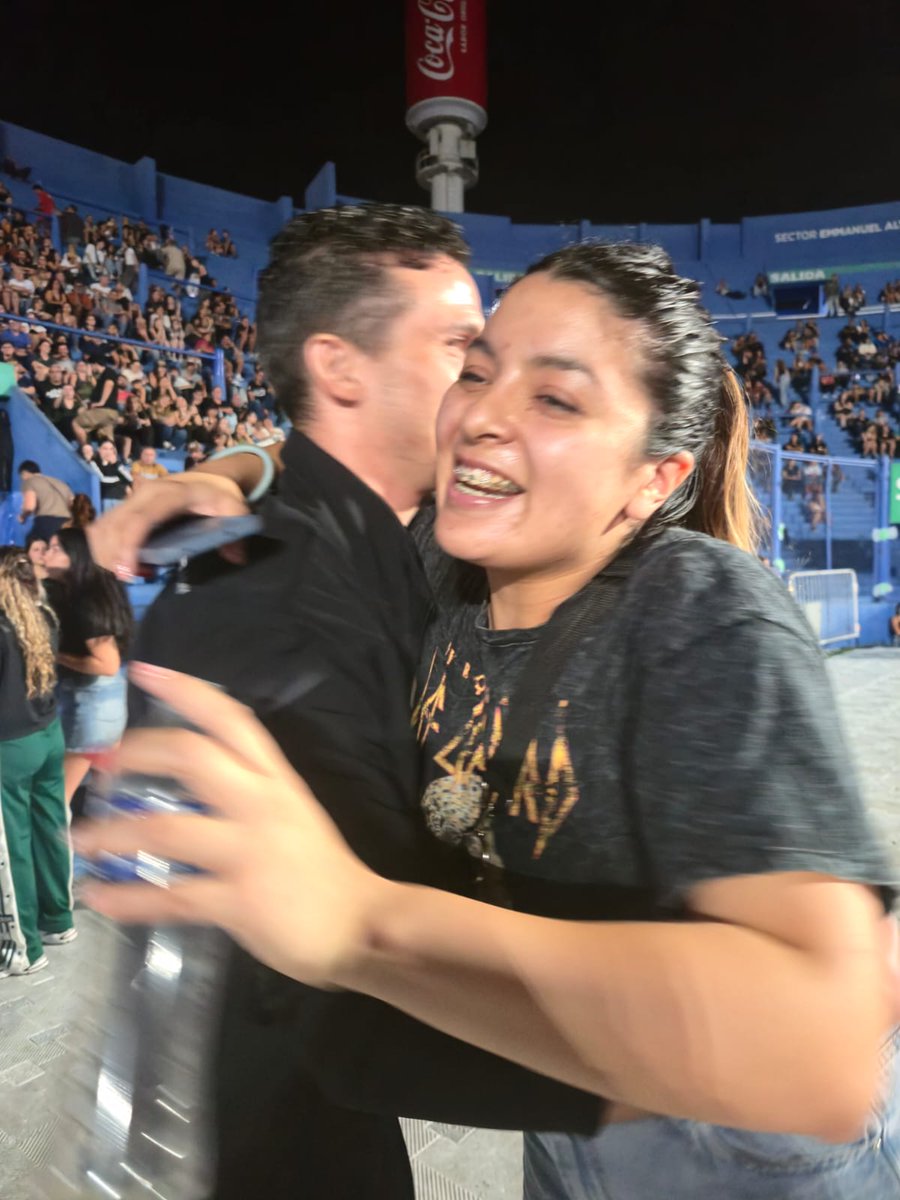 gomezperlad's tweet photo. Un comentario de ig con la idea
Un cartel
La solidaridad de una pareja
La felicidad 
Gracias @tanbionica necesitaba una buena ❤️‍🩹 https://t.co/boXq4wobin