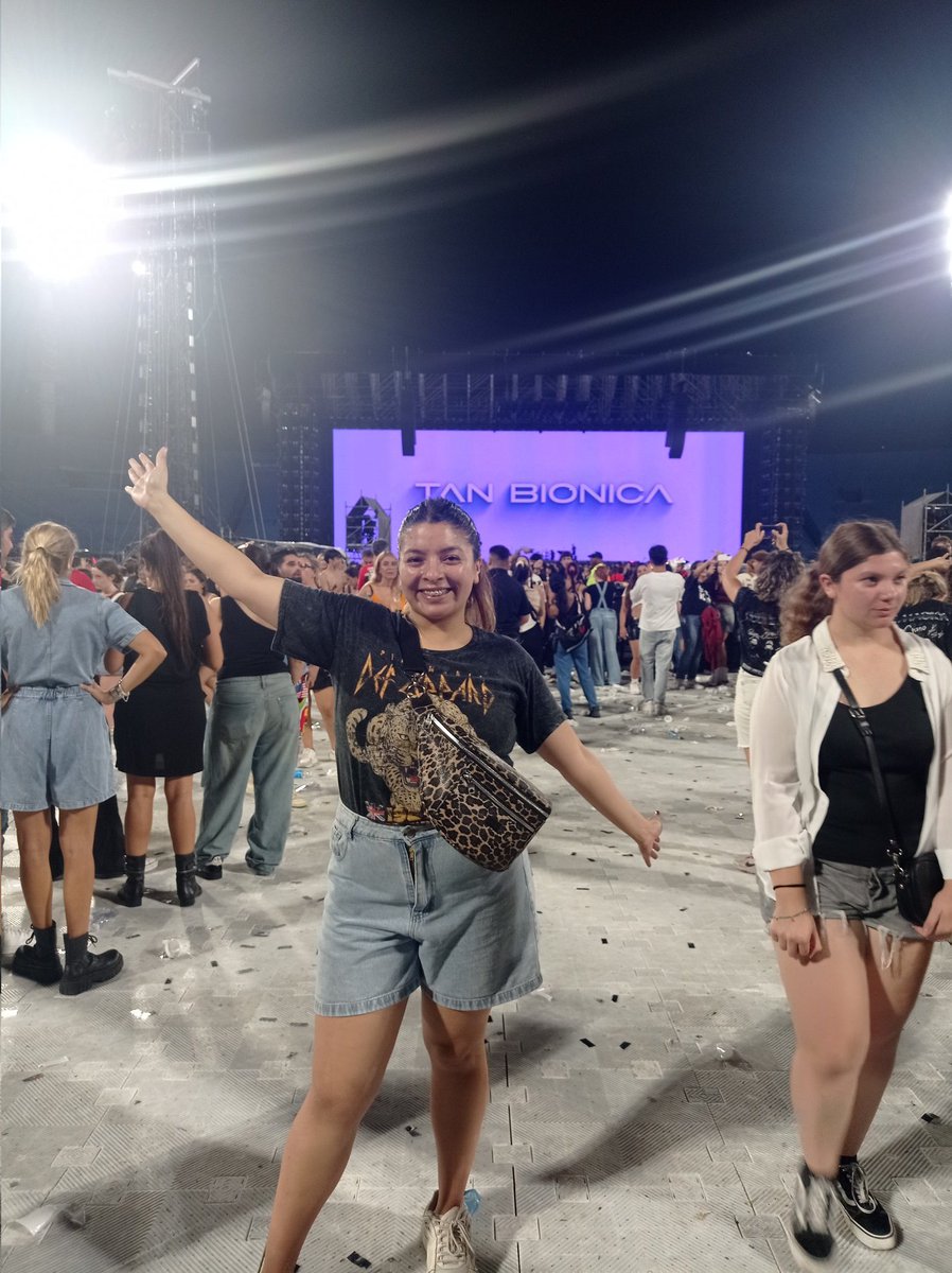 gomezperlad's tweet photo. Un comentario de ig con la idea
Un cartel
La solidaridad de una pareja
La felicidad 
Gracias @tanbionica necesitaba una buena ❤️‍🩹 https://t.co/boXq4wobin