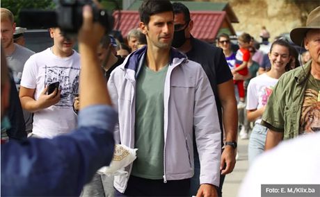 MilicaM84932667's tweet image. . @DjokerNole with Semir Osmanagic in Visoko 🇧🇦
Bosnian Pyramid of the Sun ⛰️☀️
#Throwback 

#Djokovic #NoleFam