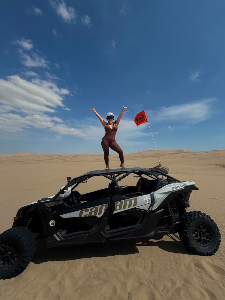debbiemiami_'s tweet photo. Huacachina, Ica, Perú https://t.co/kgJQTWTe7k