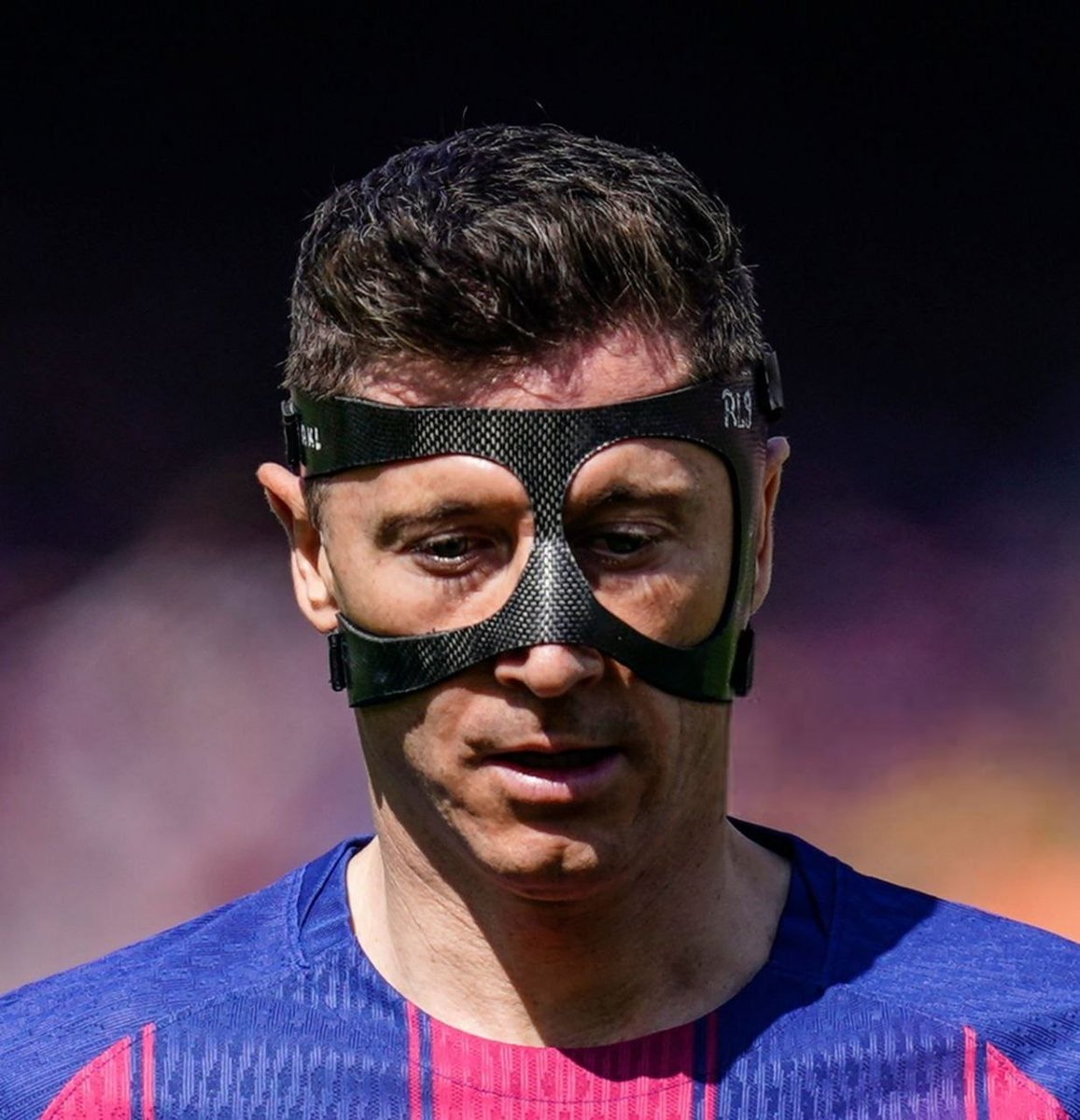 🚨🚨🚨🚨 عـــاجـــل — سبورت |

— برشلونة سيعرض على ليفاندوفسكي تجديد عقد لمدة سنة واحدة مع تخفيض الراتب 50%.

— غير مؤكد أن يوافق روبيرت على العرض!