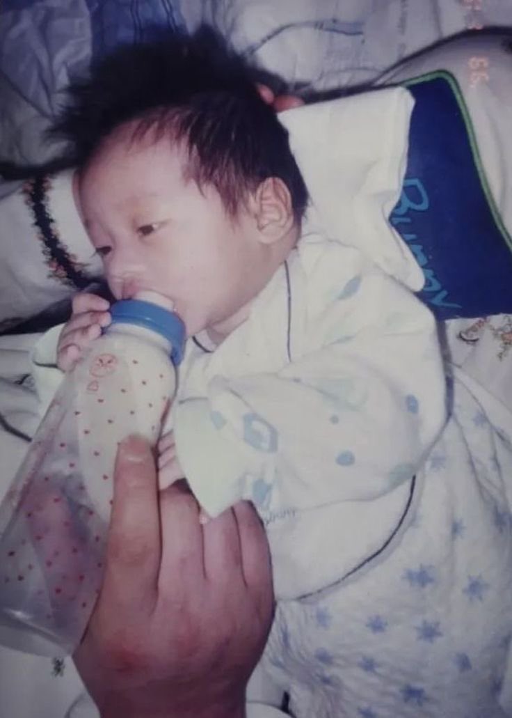 kittyleebitt's tweet photo. its crazy for how long jureumi is with lee know, his whole life https://t.co/U6N3NW3y0E