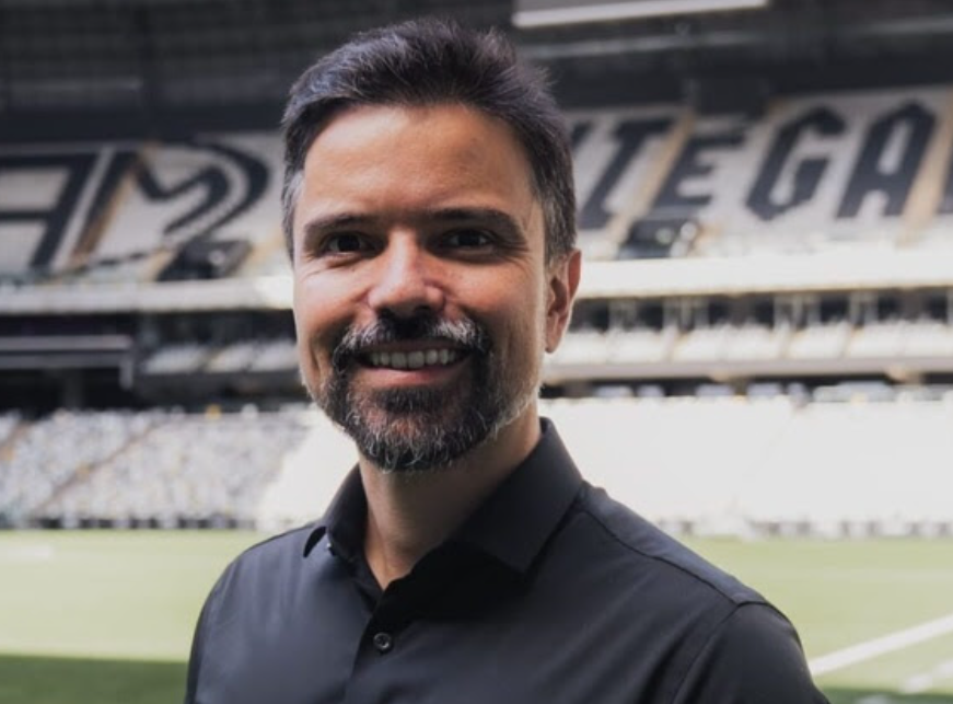 mkt_esportivo's tweet photo. ✍

Atlético-MG contrata Márcio Freire e aposta em nova área para ampliar receitas e gestão comercial.

https://t.co/E0zvjRGu7k https://t.co/euDDjdtRy0