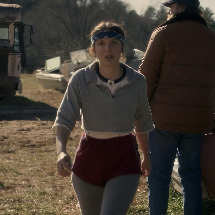 Tina⋆˚࿔ watching Sherlock tweet media