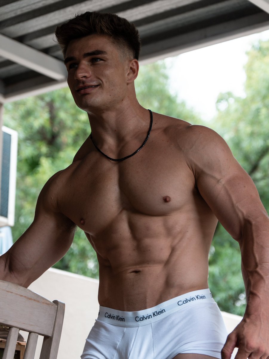 Beefcake Dylan tweet media