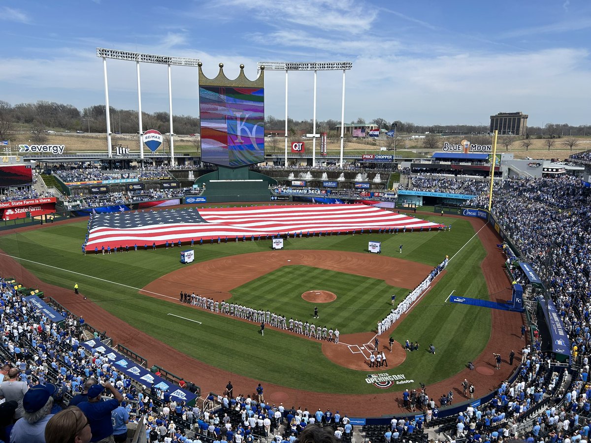 Royals 417 tweet media