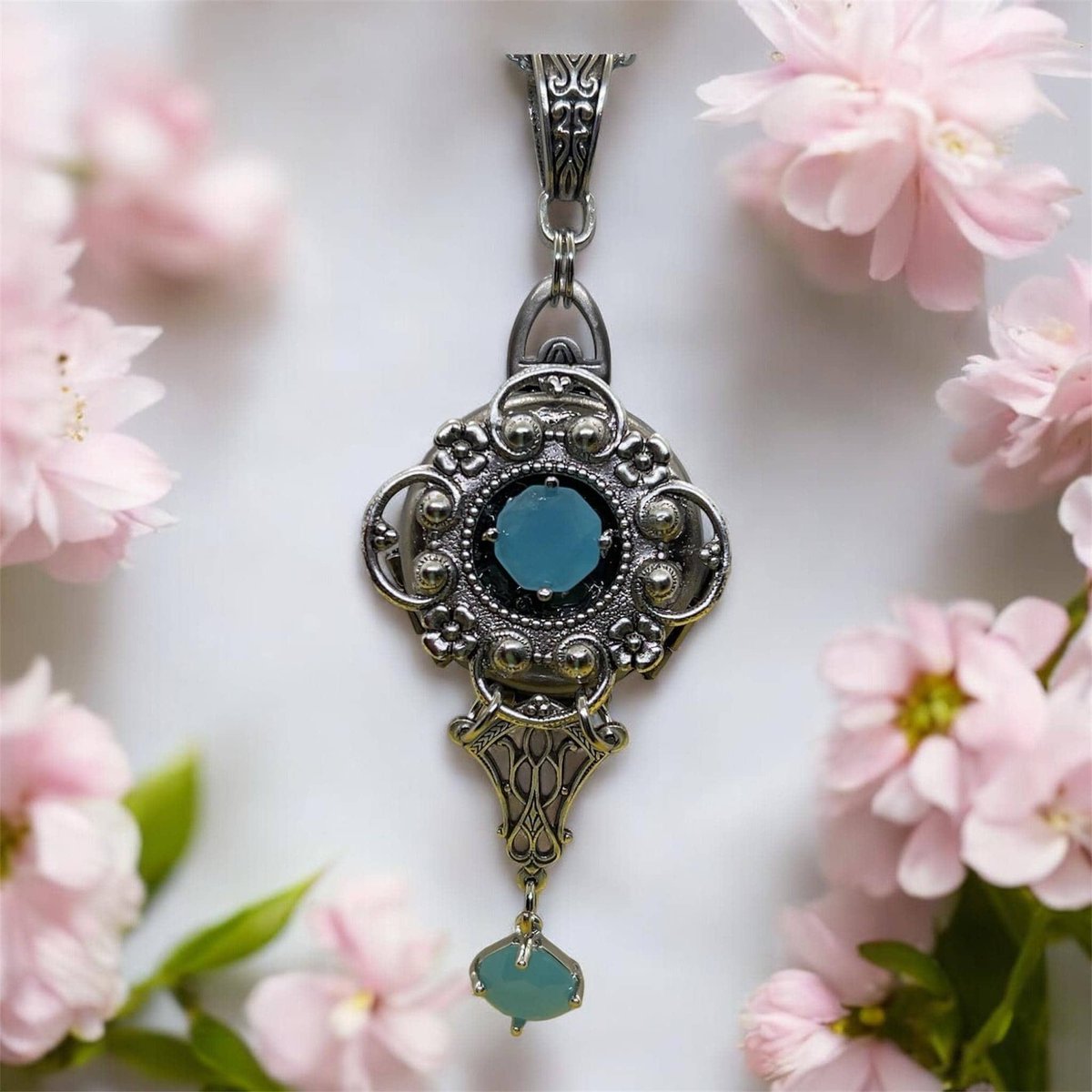 Witschy's tweet image. Filigree Picture Locket: Light Blue Stone, Four Photo Necklace.  witchywoman.etsy.com/listing/181540…  👀👀 #etsy #etsyseller #shop #shopping #shopsmall #magical #handmadeisbetter #etsyfinds #etsyshop #women #gifts #giftforher #gift #starseller #giftforwife  #womensupportingwomen 👀👀